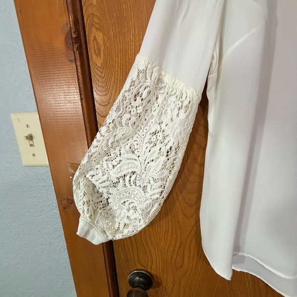 Source Unknown Cream Lace Accent Blouse - Picture 3 of 7